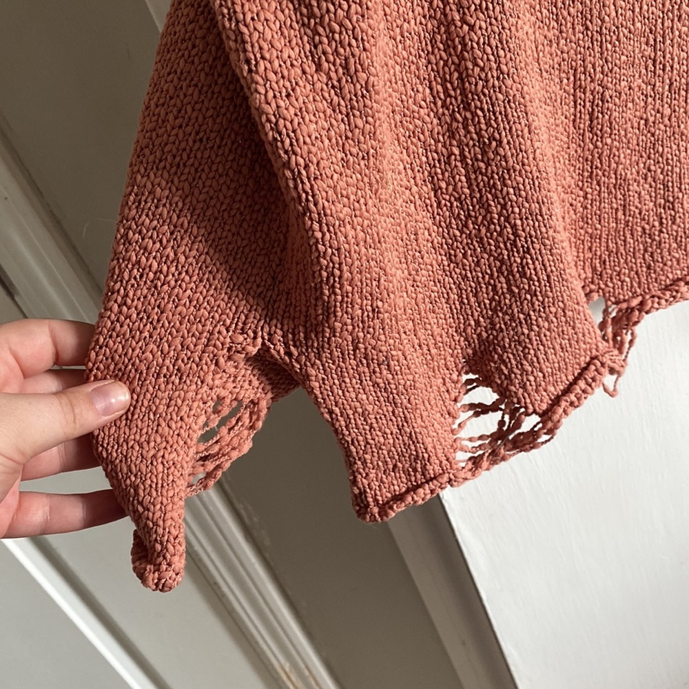Distressed sweater - Picture 3 of 5